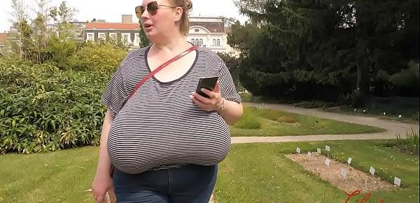  saggy tits no bra in public